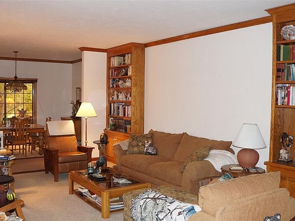 3rd image of 452-035 Lounsbury Ln