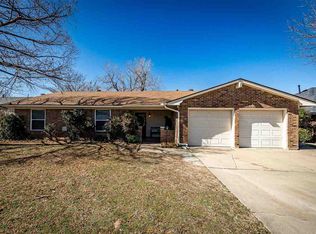 2304 NW Nottingham Rd, Lawton, OK 73505