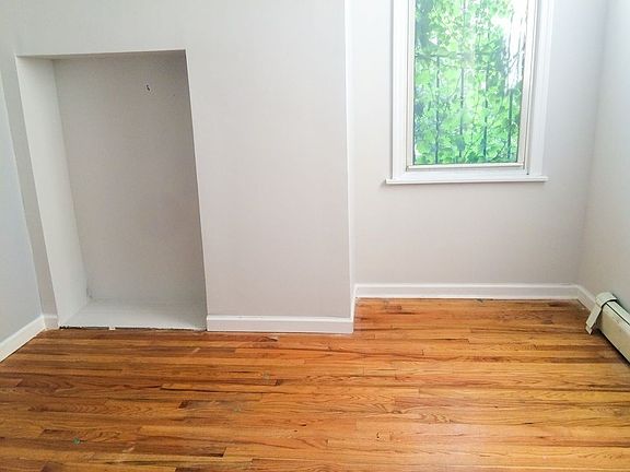 2nd image of 760 Evergreen Ave APT 1R