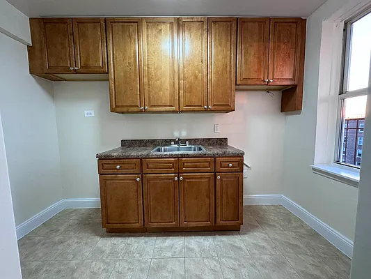 Rented by Premier One Realty LLC | media 8