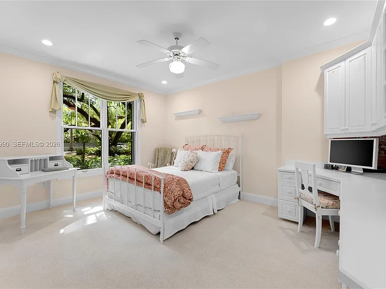 7400 SW 47th Ct — Photo 8