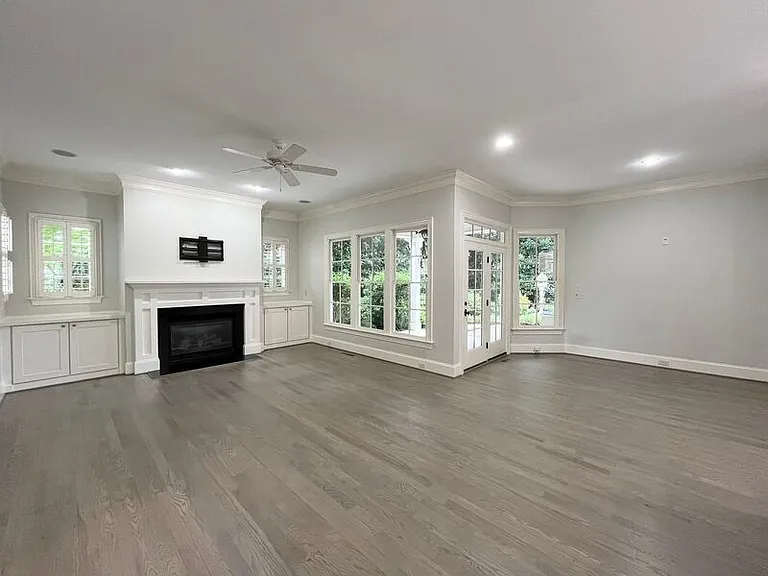 535 Guilford Cir — Photo 16