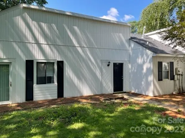 1886 Thoreau Ct, Connelly Springs, NC 28612