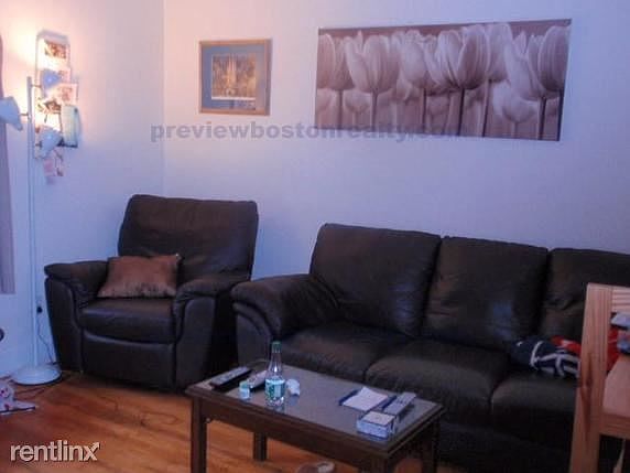 3rd image of 8 Brock St #1ZC