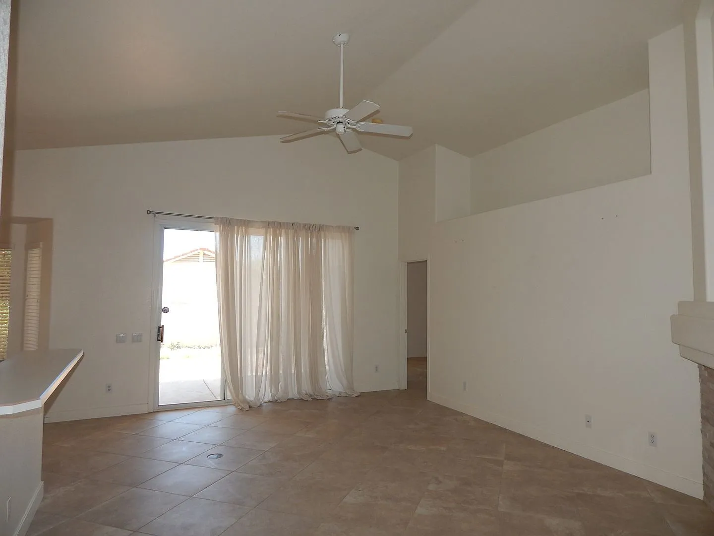 3 Bedrooms - 2 Baths - 1754 SQFT near Sunrise/Sabino Canyon — Photo 3