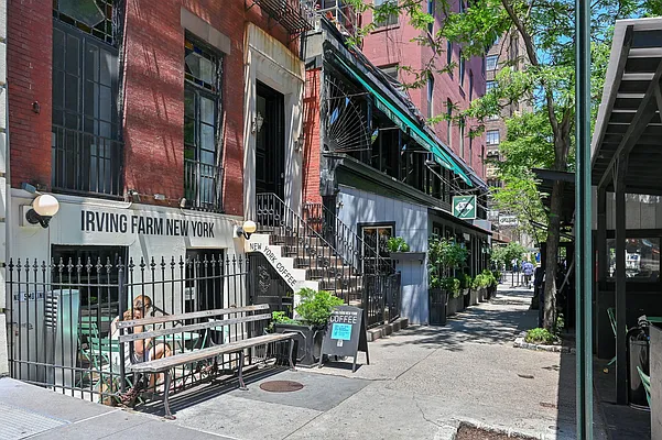 Sold by Poljan Properties Inc. | media 33