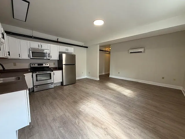 141-147 W Market St #1D