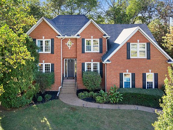 2nd image of 217 Barrington Ct W