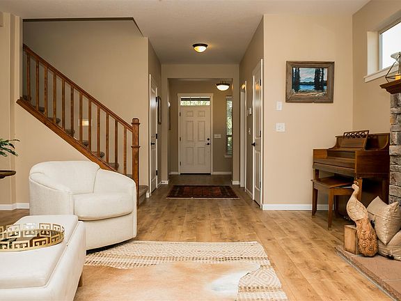 4th image of 1715 W 51st Ave