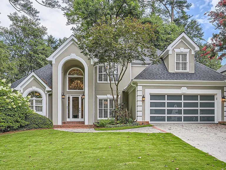 3362 Mathieson Dr NE — Photo 38