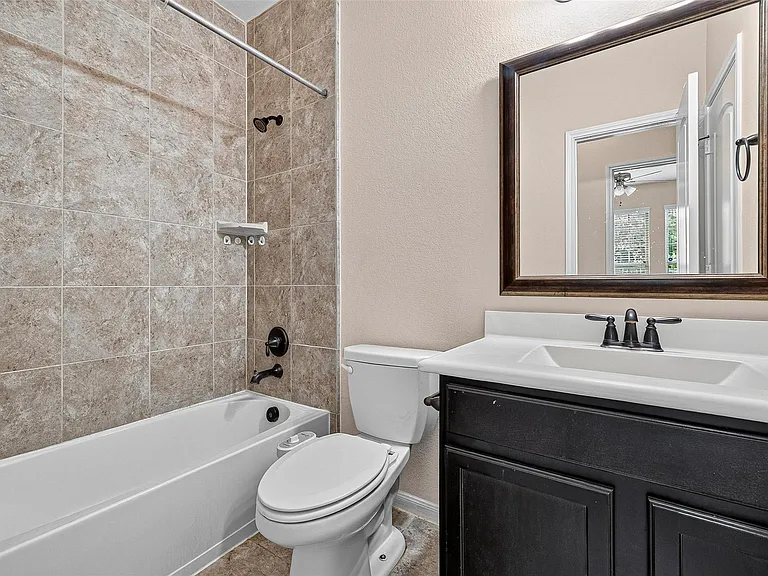 2931 Oakdale Landing Ct — Photo 41