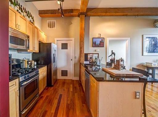 5th image of 589 Essex St Unit 306