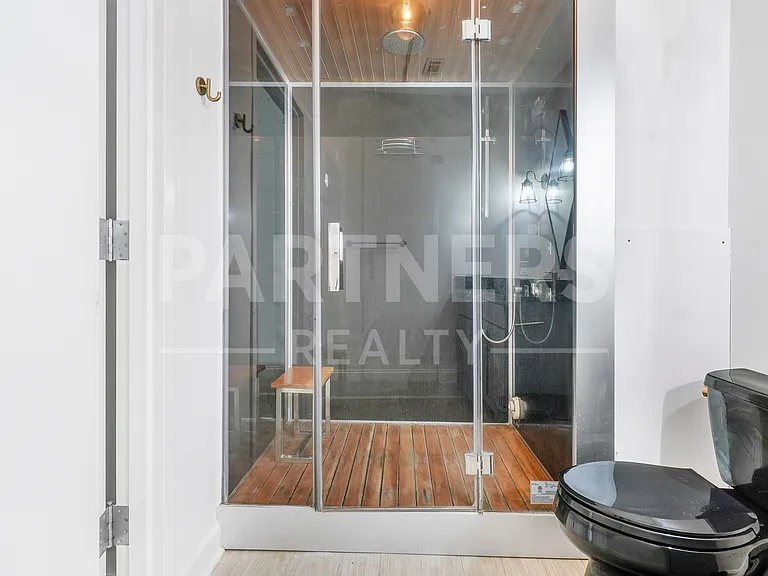 28 Monroe St #404 — Photo 9