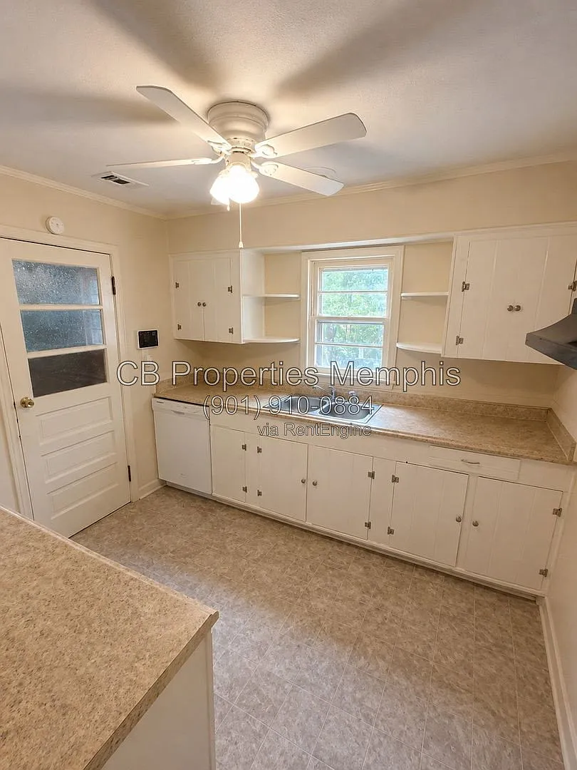 3 bed, 2.0 bath, 1373 sqft, $1,215 — Photo 2