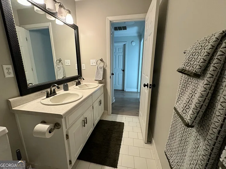 335 Butterfield Ln — Photo 26