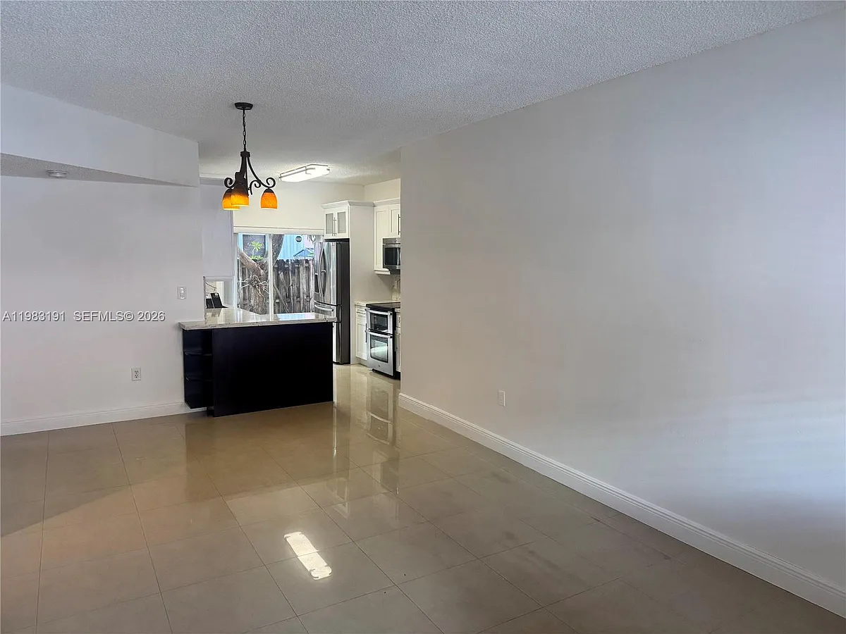 Building Photo - 8025 Lake Dr #102