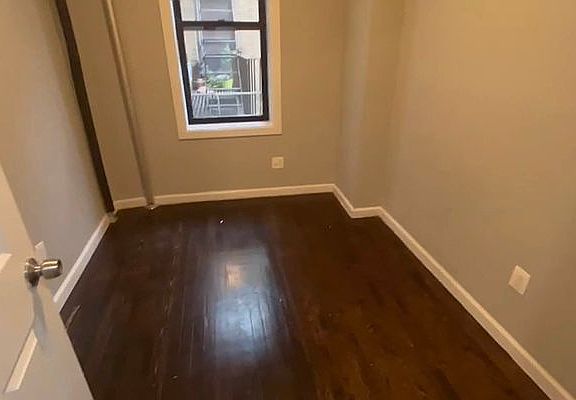 5th image of 30 W 181st St #D