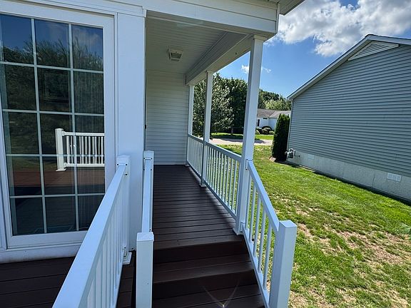 4th image of 22 Brookstone Dr