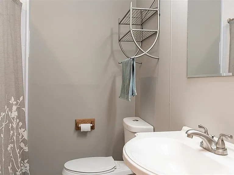 4501 Regal Ave NE — Photo 7