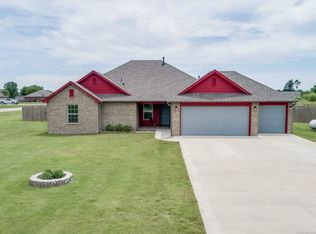 2410 Latigo Lane, Oologah, OK 74053