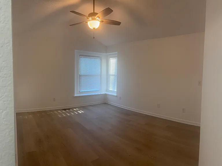 10 Kildare Woods Ct — Photo 17