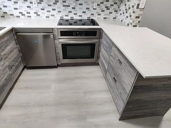 4th image of 311 NW 82nd Ave #1219