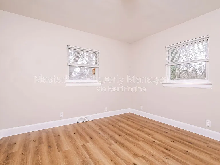 208 E Geer St #B — Photo 19