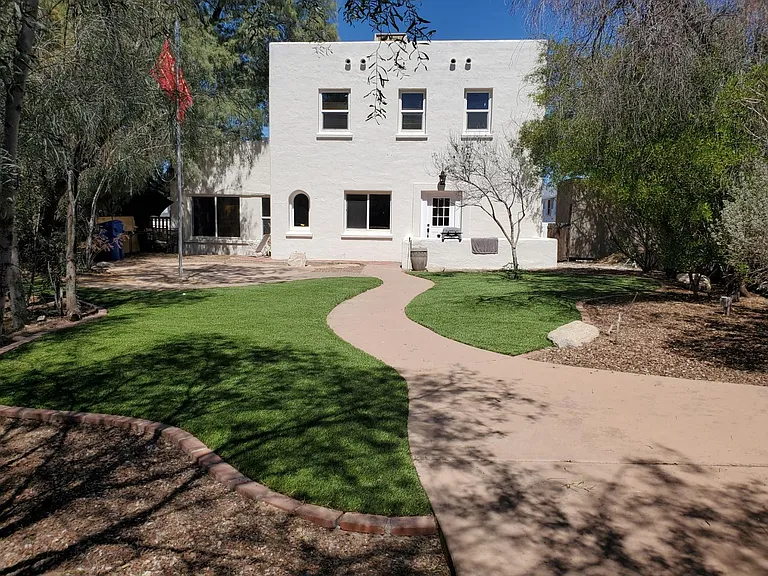 1321 E Mabel St — Photo 3