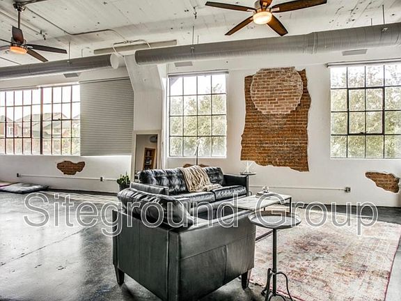 5th image of 2220 Canton St APT 209