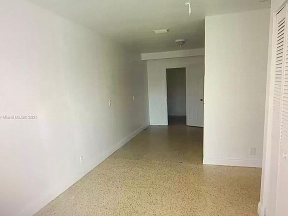 3rd image of 1300 N J St