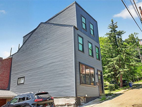 2nd image of 1504 Boyle St