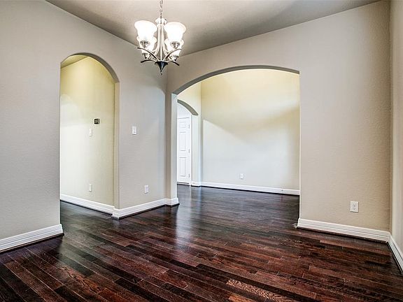 3rd image of 2124 Lisboa Ln