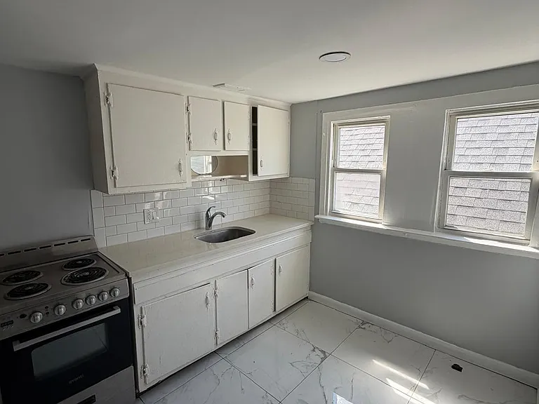 916 Olive St #3 — Photo 5