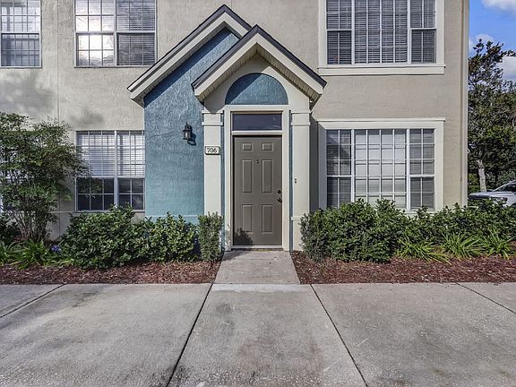 5th image of 13700 Richmond Park Dr N APT 706