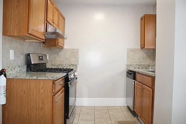 2 bed, 1100 sqft, $2,800 — Photo 2