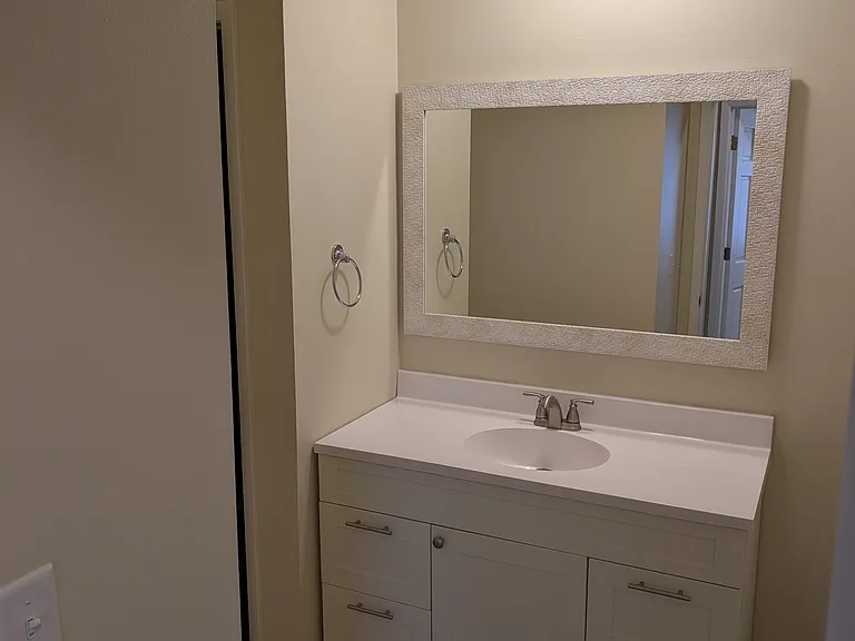 Hawley Apartments — Photo 8