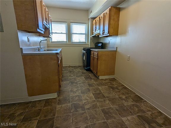 5th image of 317 E 156th St #3