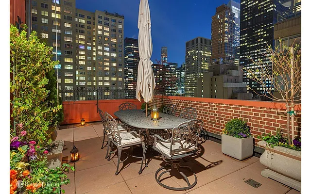 Sold by Douglas Elliman | media 15