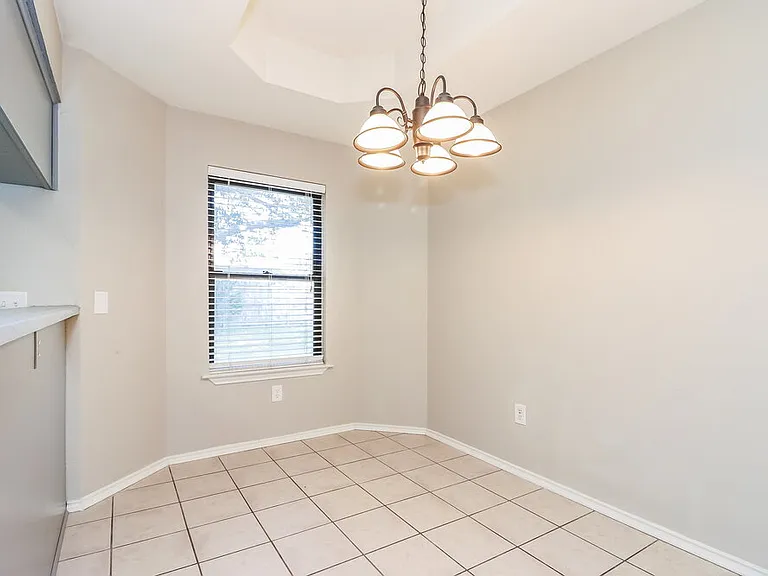 3816 Ashley Ln — Photo 7