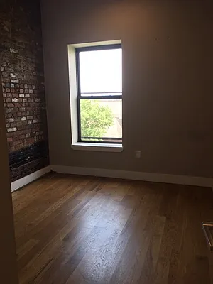 Rented by Brooklyn Group | media 31
