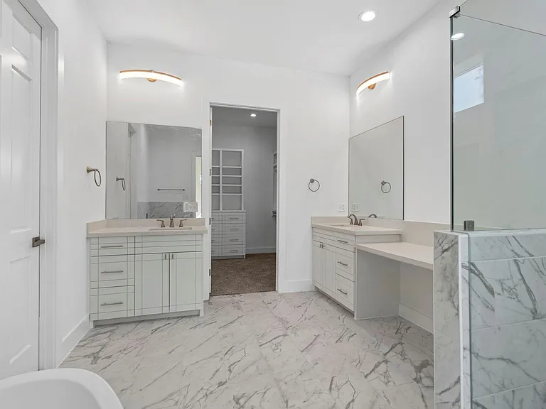 2022 Thonig Rd #A — Photo 9