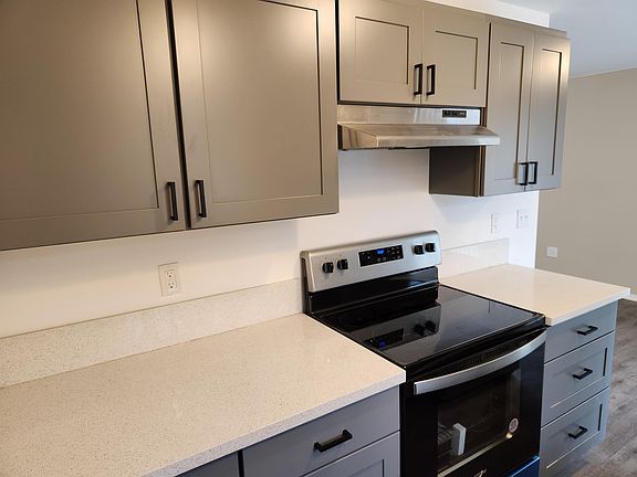5th image of 1112-1122 W 36th St #10971465