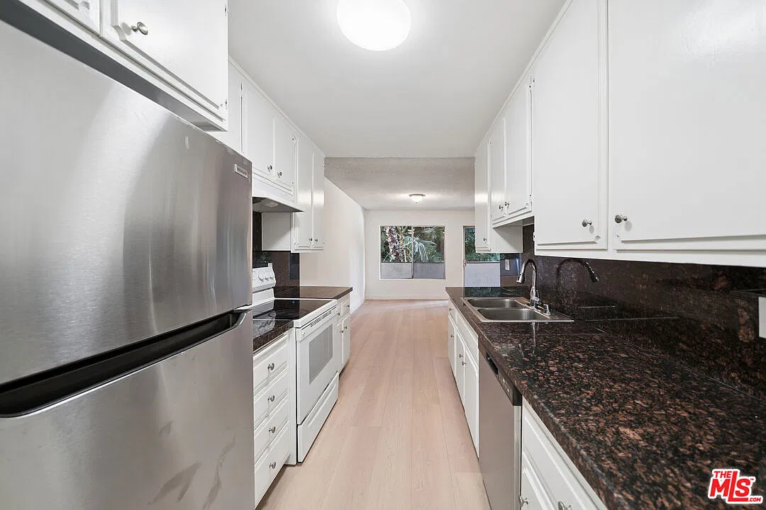 10980 Ohio Ave — Photo 3