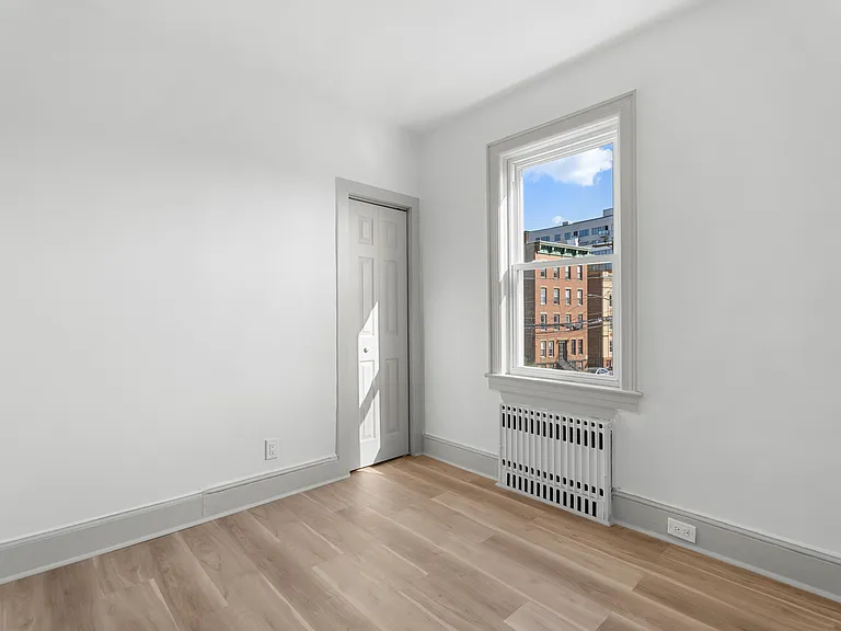 163 Summit Ave — Photo 24