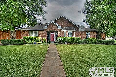 1st image of 2004 Greenview Dr
