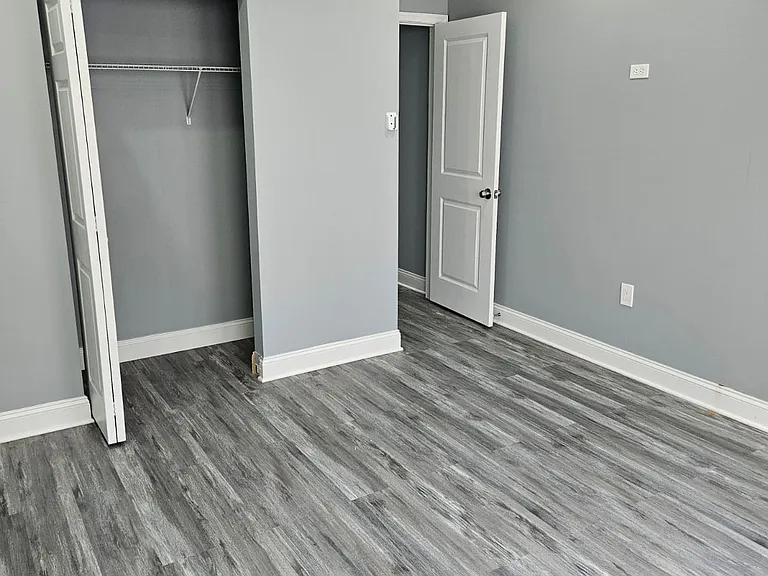 647 16th St NE — Photo 8