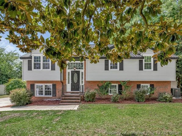 3614 Lakeshore Dr, Hope Mills, NC 28348