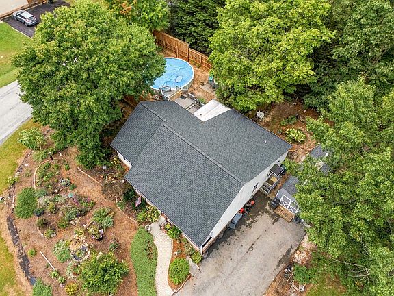 4th image of 108 Canton Ln
