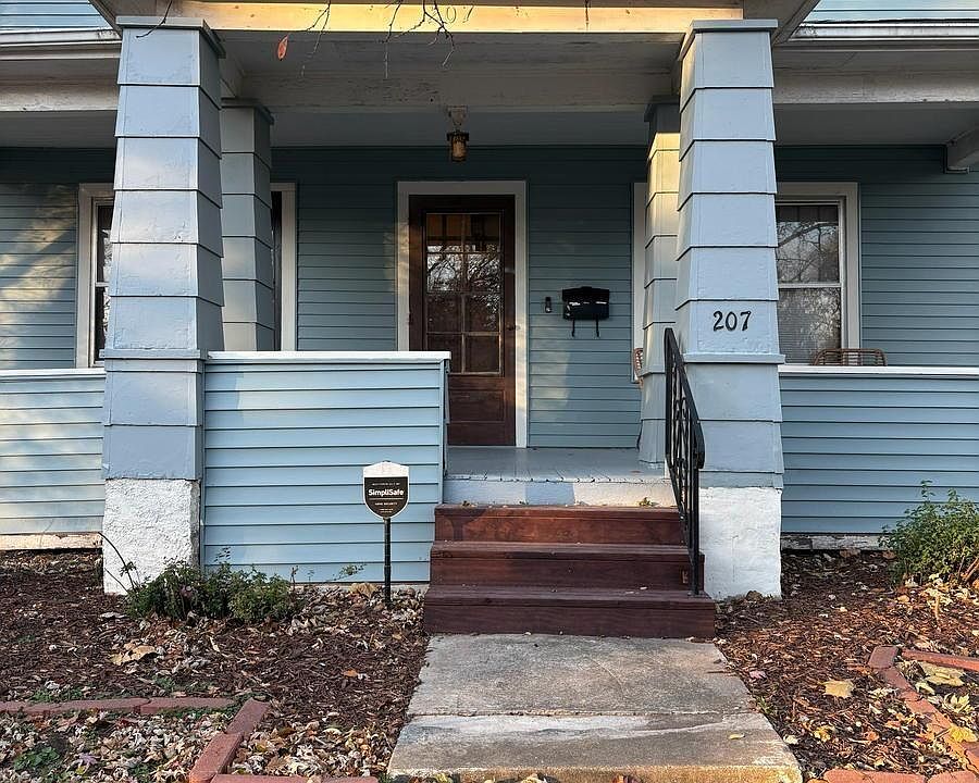 2nd image of 207 W Jefferson Ave