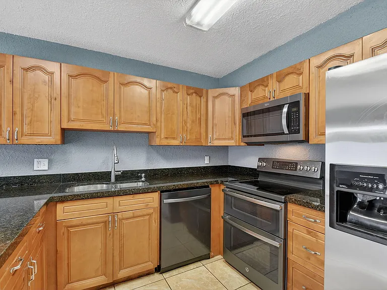 320 Woodland Rd — Photo 14